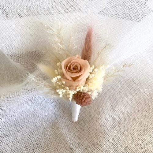 Boutonnière Eva vieux rose