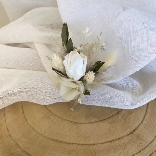 Boutonnière blanc/vert sauge